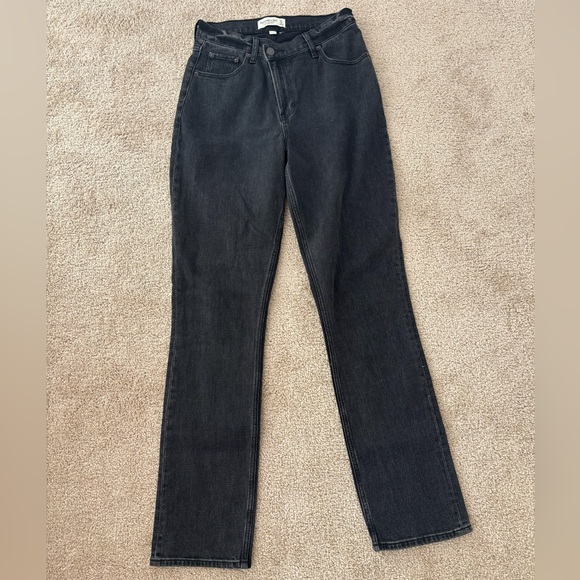 Abercrombie & Fitch Denim - Abercrombie & Fitch Curve Love Ultra High Rise 90s slim Straight Jeans crossover